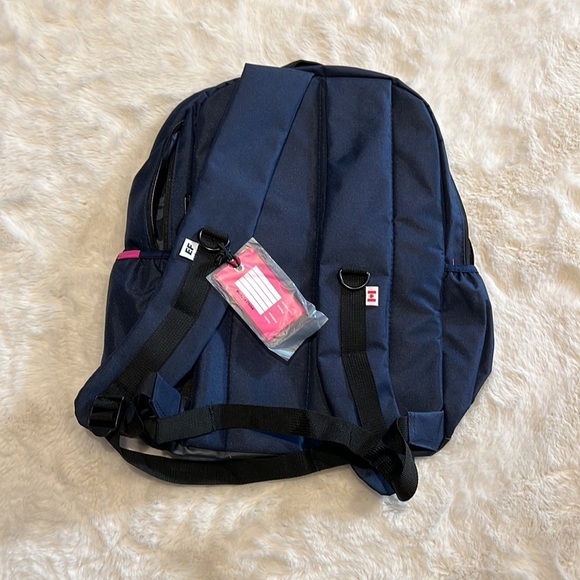 NWT unisex backpack - Picture 2 of 4